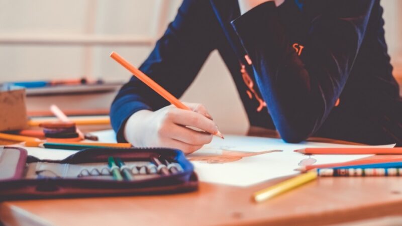 Odkrywanie innowacji edukacyjnych w Wodzisławiu Śląskim: odejście od tradycyjnych 45-minutowych lekcji i wprowadzenie czterodniowego tygodnia nauki