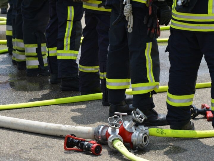 Heroiczna interwencja policji podczas pożaru samochodu w Chorzowie