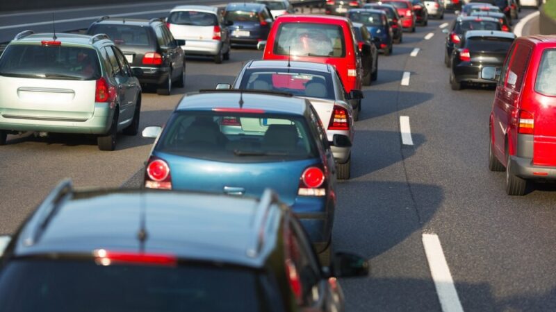 A1 zablokowana w Wierzchowisku: najnowsze informacje i objazdy dla kierowców