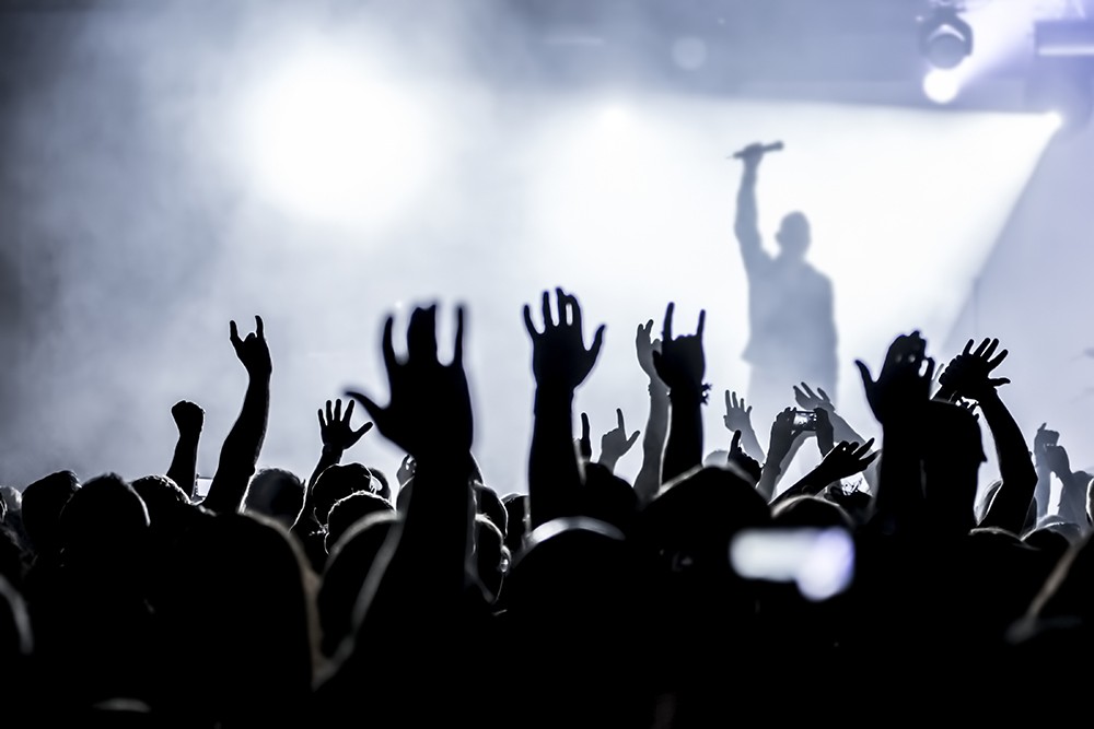 Relaksacyjny koncert na misach tybetańskich z okazji Dnia Seniora w MDK Batory
