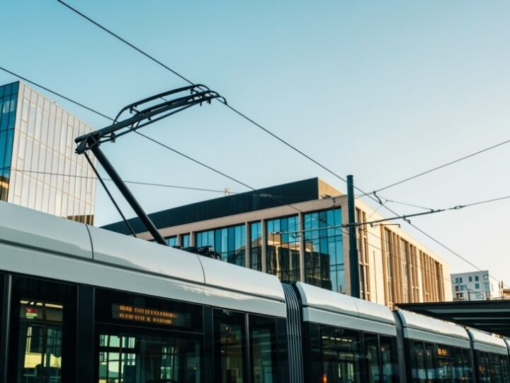 Utrudnienia na Powstańców Warszawskich: remont torowiska od piątku!