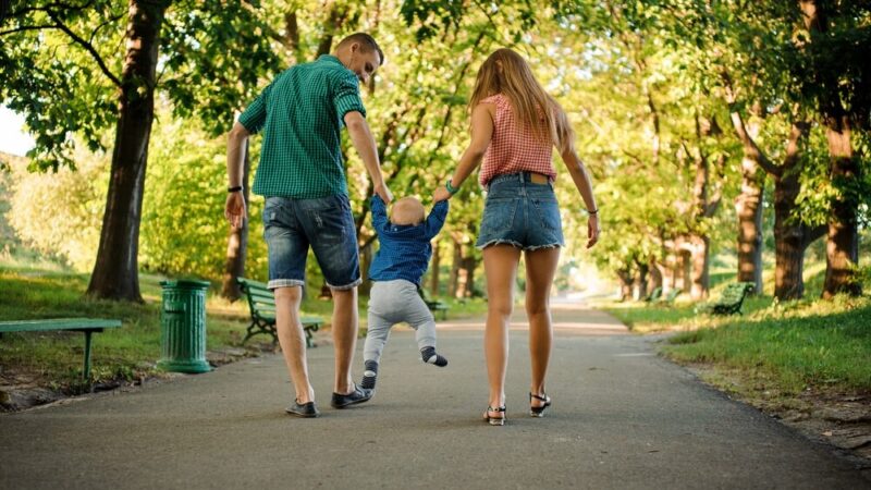 Kredki w Dniu Kredki: twórcza zabawa z dziećmi!