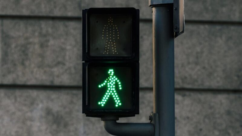 Noś odblaski i ratuj życie – świeć przykładem!