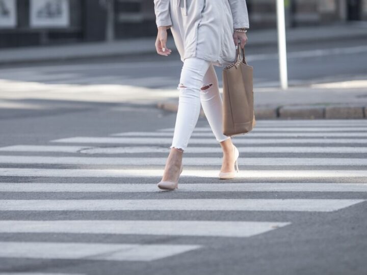 Chorzów wprowadza tablice, które przypominają kierowcom o bezpieczeństwie pieszych