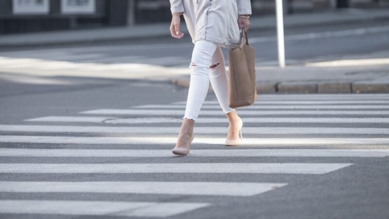 Chorzów wprowadza tablice, które przypominają kierowcom o bezpieczeństwie pieszych