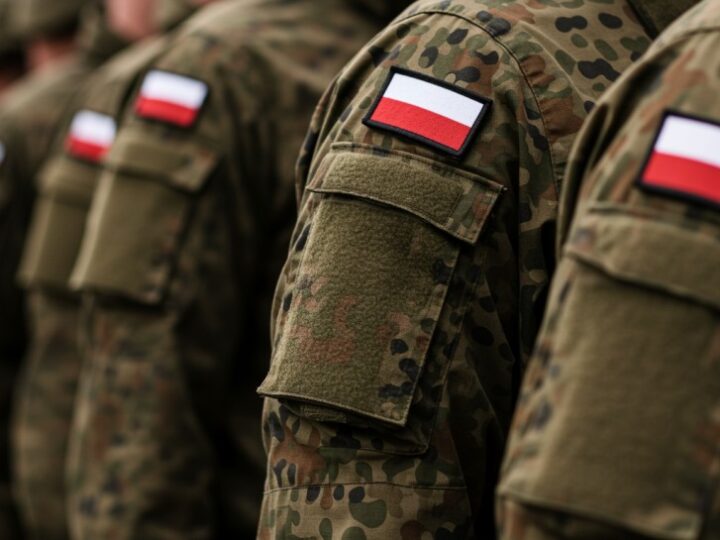 Wzmocnione patrole na torach: Policja i wojsko stawiają na bezpieczeństwo kolejowe