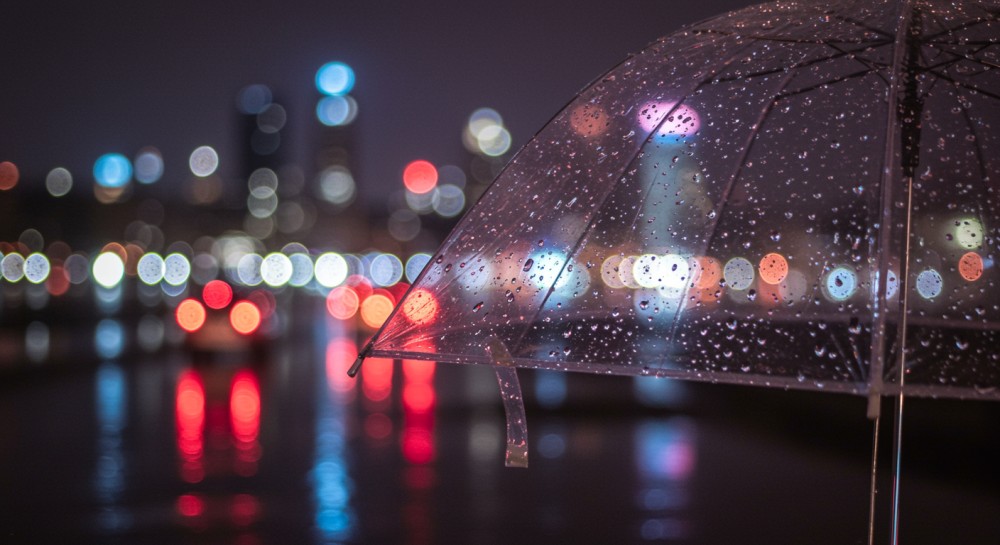 Gęste mgły i niebezpieczne warunki na drogach – nowe ostrzeżenia!