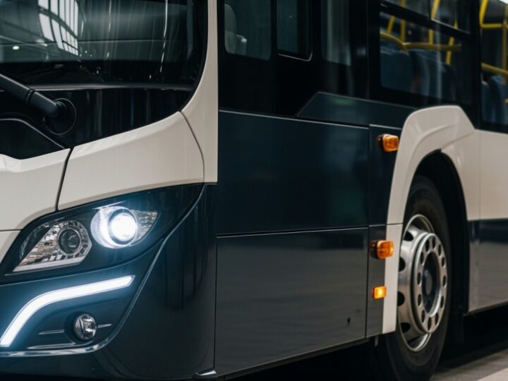 Miłość na przystanku: historia, która zaczęła się w autobusie