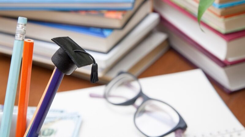 Mundurowy tramwaj Mikołaja edukuje o bezpieczeństwie w Chorzowie