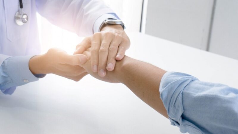 Śląscy policjanci rozświetlają dni małych pacjentów w szpitalu