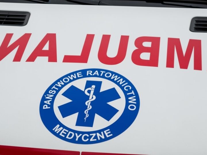 Niebezpieczne warunki na drogach: ślisko i niebezpiecznie!