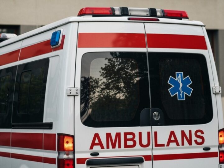 Ferie zimowe w bezpieczeństwie: kluczowe zasady dla podróżujących