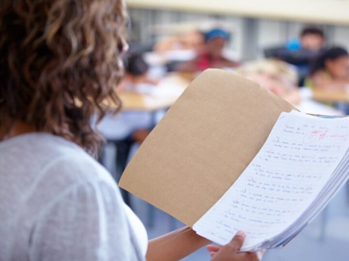 Bezpieczny weekend z dziadkami: rozmowy o sieci i sztucznej inteligencji!