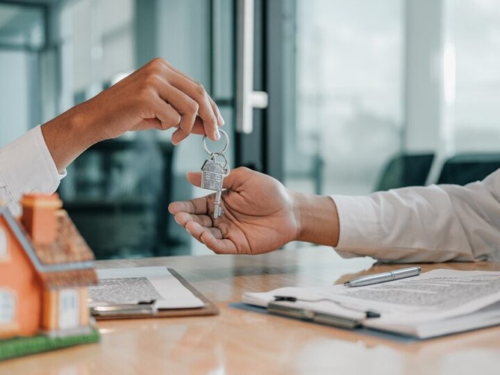 Świadczenia mieszkaniowe dla funkcjonariuszy: ruszyły wypłaty wsparcia finansowego