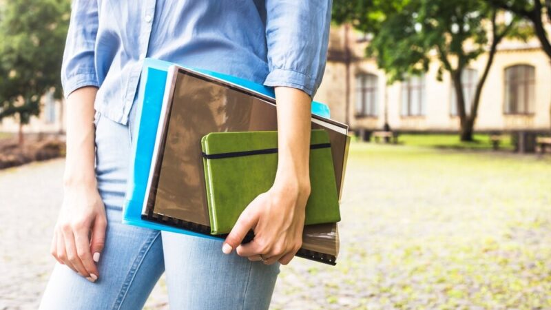 Tuwimowskie wiersze w Chorzowie: Uczniowie bawią się w bibliotece!