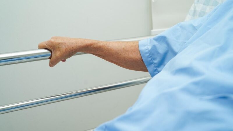 Policja dba o bezpieczeństwo dzieci w czasie ferii: kontrole autobusów na zimowiska