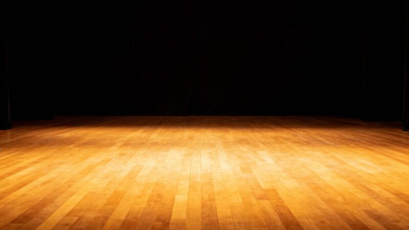 Komedia 'Na pełnej… światła, kamera… kompromitacja!’ oczarowała widownię w ChCK