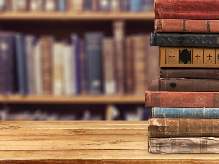 Międzypokoleniowe warsztaty plastyczne w bibliotece – stwórz okładkę idealną!