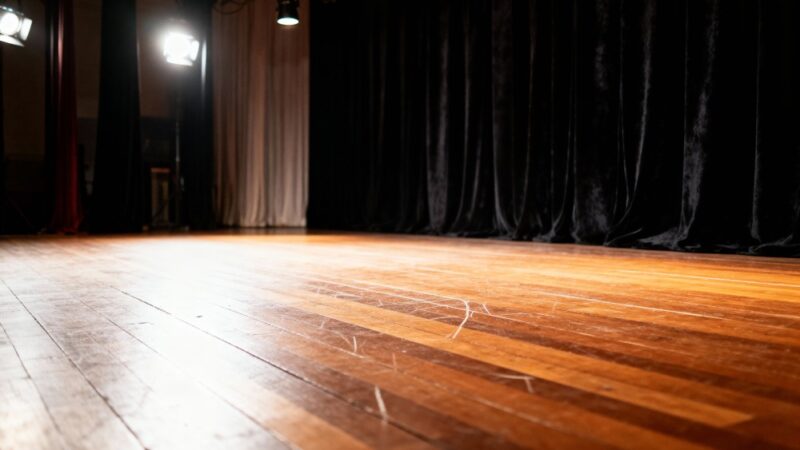 Telewizja kłamie: emocjonalny wieczór teatru i kabaretu w ChCK