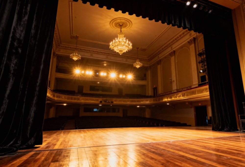 Weekendowe szaleństwo: odkryj komediowe tajemnice telewizji!