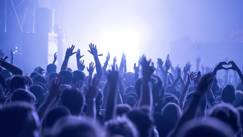 Zakochaj się w dźwiękach: premierowy koncert Magdy Krzywdy i Sławka Witkowskiego