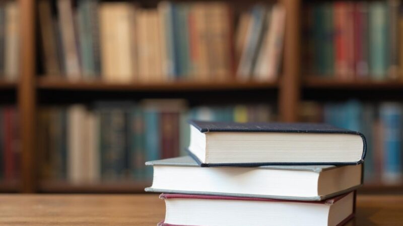 Andrzej Pilipiuk kończy 52 lata – ikona polskiej fantastyki wciąż inspiruje!