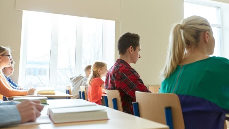 Uczniowie na edukacyjnych targach w Muzeum Hutnictwa: odkrywają swoje przyszłe ścieżki