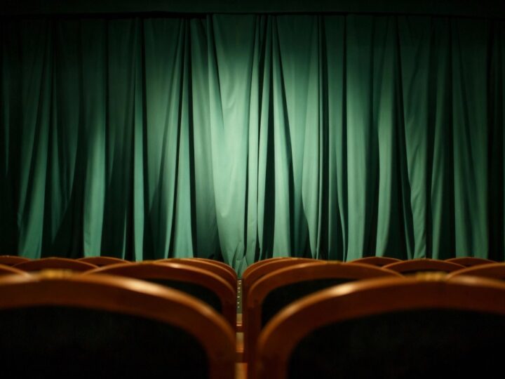 Rodzinny spektakl „BLEEE…” – odkryj piękno i humor w jednym!