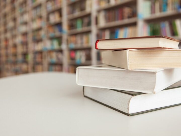 Wypożycz książki z Czytelni Naukowej i poszerzaj swoje horyzonty wiedzy