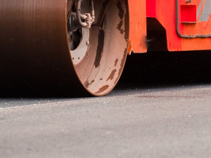 Jakie prace są niezbędne do częściowego otwarcia estakady?