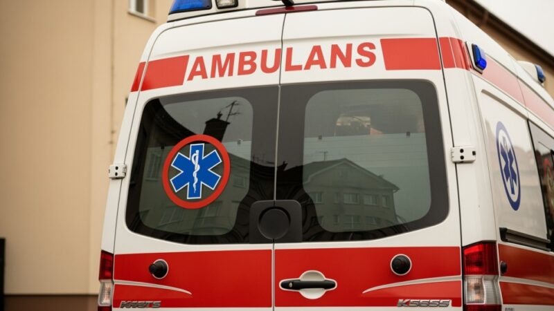 Dzielnicowy bohater: Szybka akcja ratuje życie 78-latka