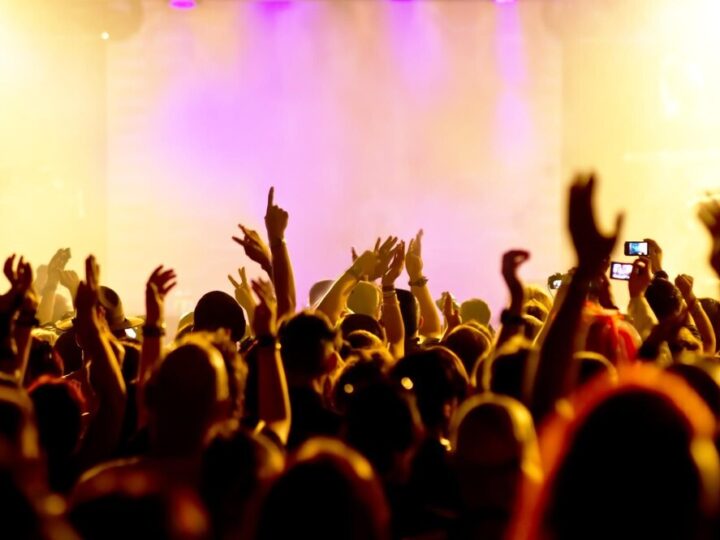 Festiwale muzyczne: wspólnota, emocje i niezapomniane chwile