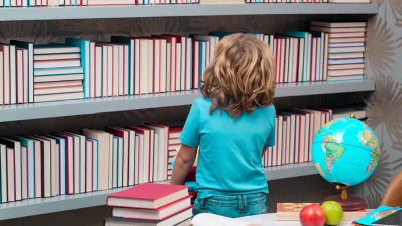 Wakacyjne warsztaty kulinarne w bibliotece: dzieci z Chorzowa odkrywają włoskie smaki!