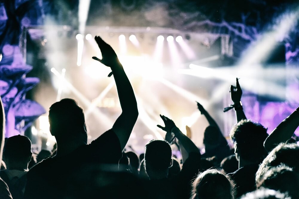 Kulturalna przygoda last minute: wieczór z legendami polskiej estrady!