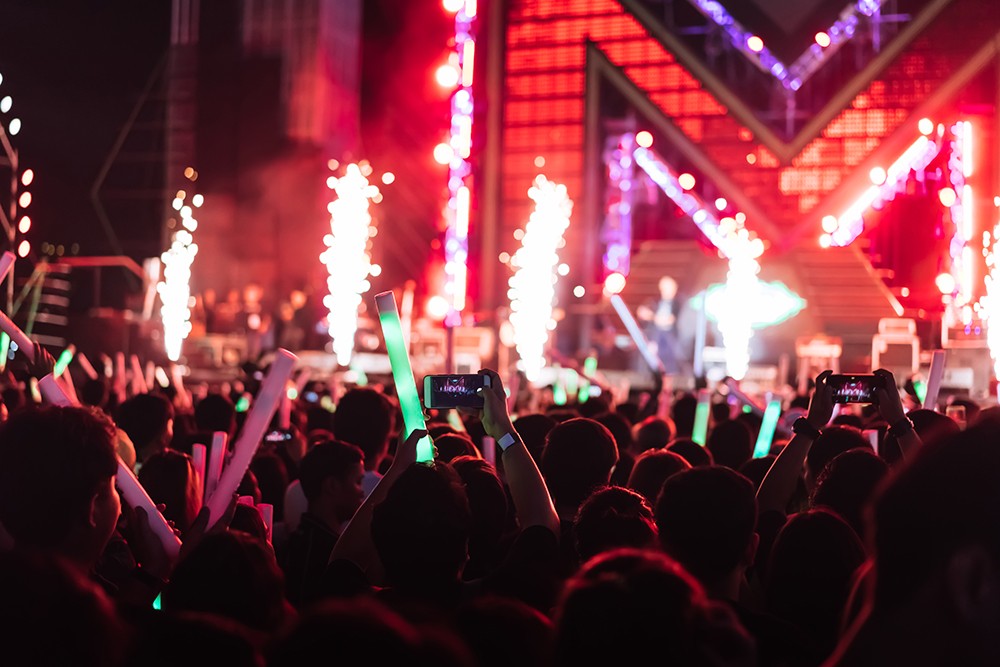 Bluesowy koncert Adama Szewczyka na Scenie pod Schodami!