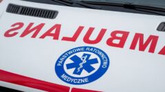 Na A4 policjanci wydostali kierowcę przez szyberdach